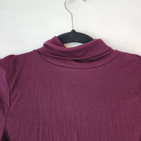 Sunday Best Aritizia Freshman Crop Purple Stretch Turtleneck Blouse Top Shirt M - Picture 3 of 6